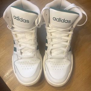 Adidas hiTop sneakers mens size 8.5 EUC- worn only once